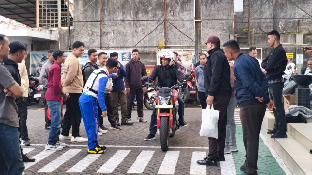 Edukasi safety riding Asmo Sulsel bagi karyawan PT Sigap Prima Astrea. Foto: Istimewa.