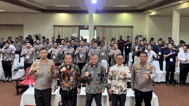 Coaching Clinic Satgas PASTI kepada anggota kepolisian Sulsel. Foto: Istimewa. 