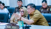 Bupati dan Wakil Bupati Barru Ikuti Rakor Pengendalian Inflasi dan Akselerasi Sertifikasi Produk Halal via Zoom