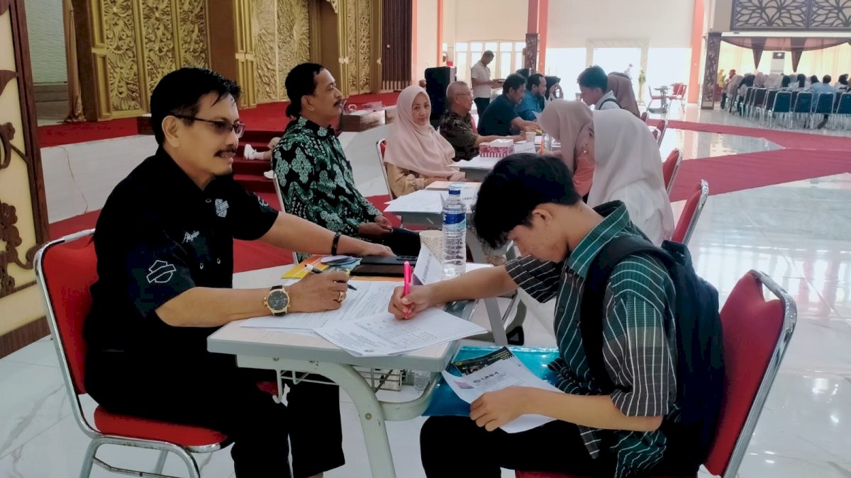 Burhanuddin Sebut 318 Peserta Jalur Mandiri Jalani Wawancara Masuk Prodi Manajemen UNM