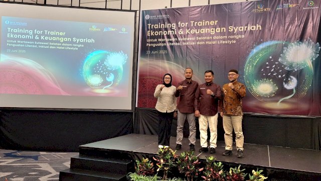 Training for Trainer Ekonomi dan Keuangan Syariah di Novotel Suite Hotel, Yogyakarta bagi jurnalis Makassar. Foto: Sri Wahyu Diastuti / Sulselsatu.com.