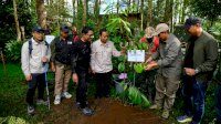 PT Vale Bersama Menteri LHK Aksi Bersih di Gunung Bawakaraeng