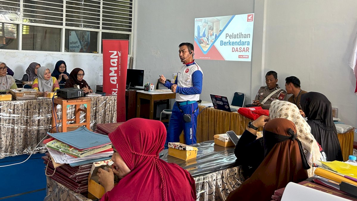 Asmo Sulsel Edukasi Safety Riding Dinas Pendidikan Kabupaten Gowa, Lalu Test Ride Honda Icon-e