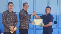 BPJS Ketenagakerjaan Serahkan Kartu Kepesertaan kepada 48 Pekerja Dapur MBG di Jeneponto