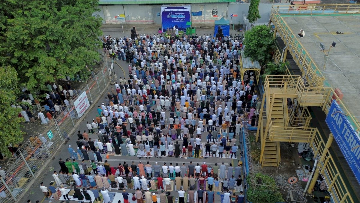 Pelindo Regional 4 Gelar Sholat Iduladha di Area Pelabuhan Makassar