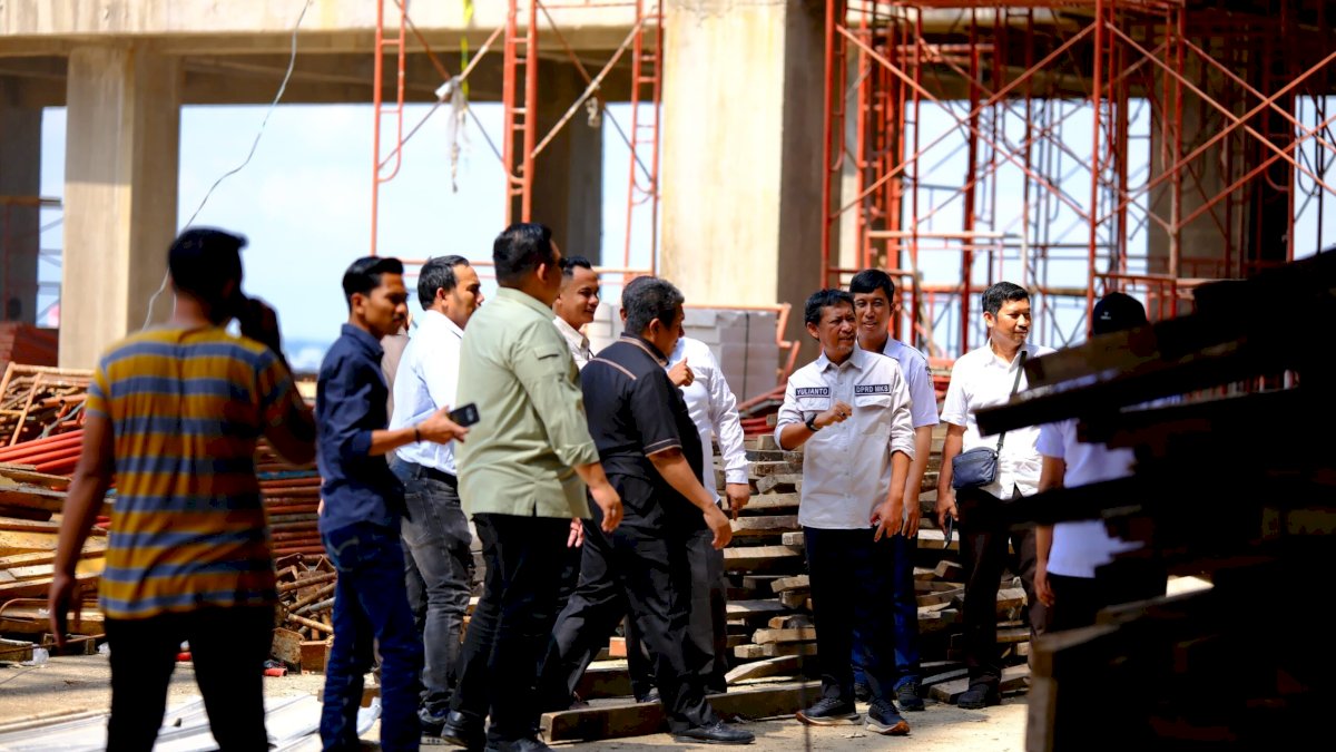 DPRD dan HMI Hukum UMI Sidak Dugaan Skandal Konstruksi GOR di Atas Parkiran MP