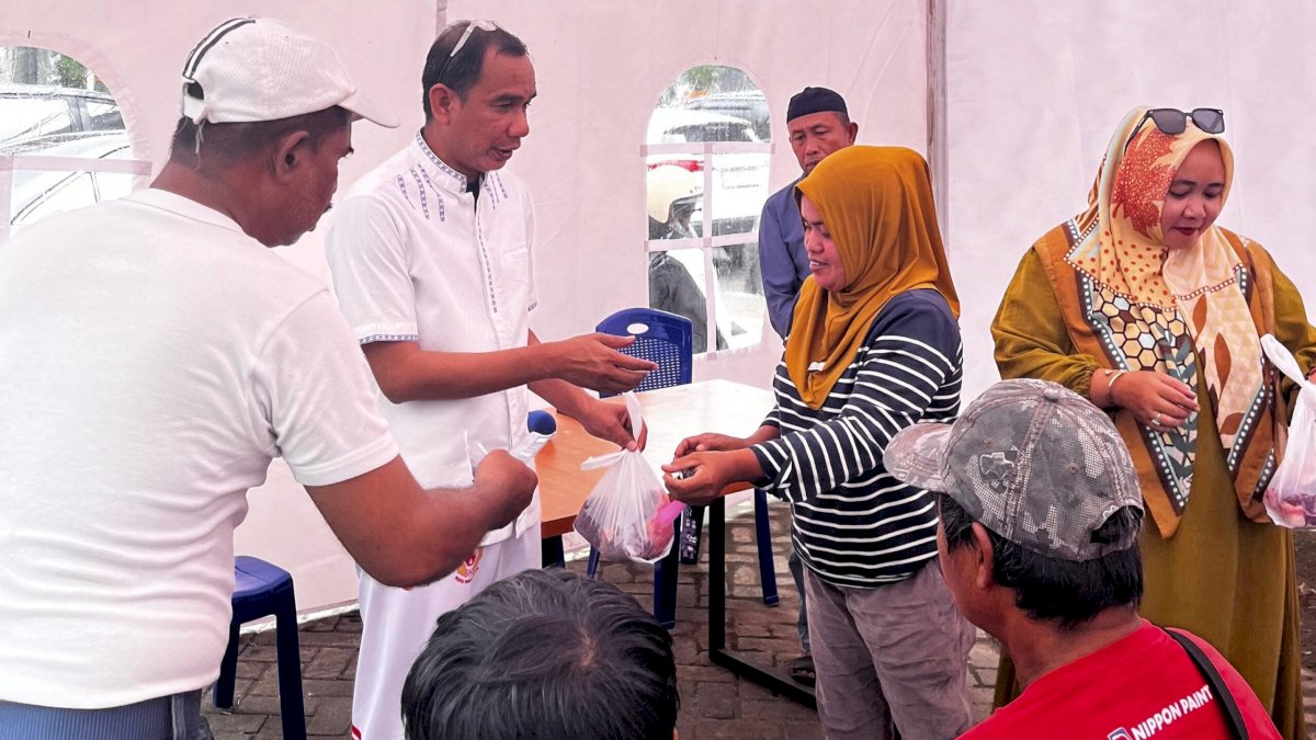 Momentum Idul Adha, Rudianto Lallo Kurban 11 Ekor Sapi di Dapil