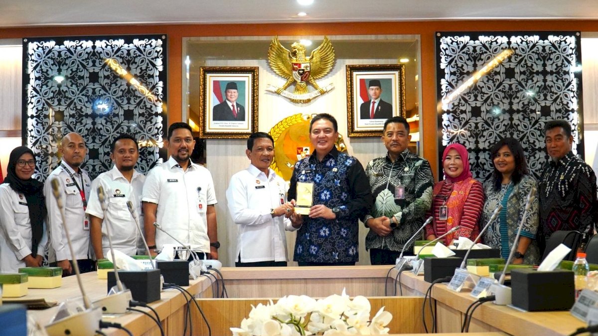 Kanwil Kemenkum Sulsel Serahkan Aset BMN untuk DPD RI Perwakilan Sulsel