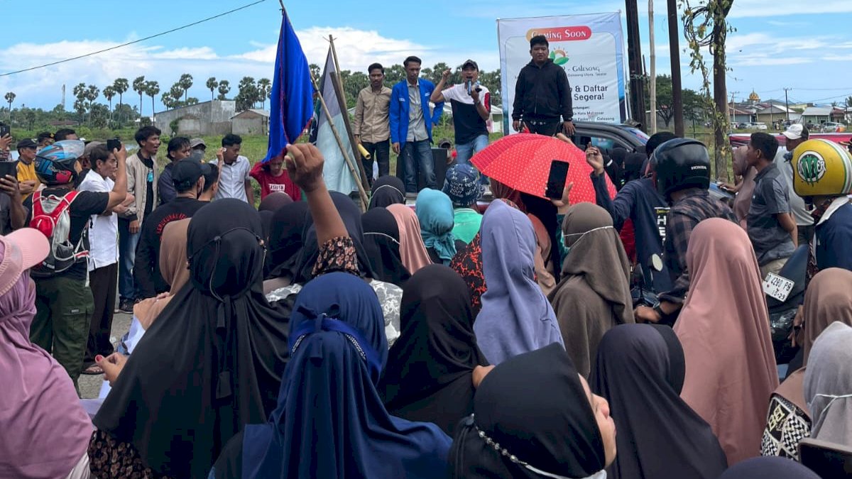 HMI dan HIPERMATA Bersama Warga Galesong Demo Tolak Pembangunan Perumahan Rachita Indah 2