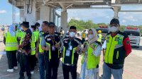 Bupati Sidrap Sambut Langsung Kepulangan 263 Jamaah Haji di Bandara Sultan Hasanuddin