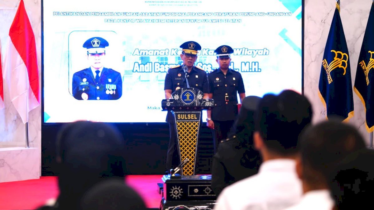 Kakanwil Kemenkum Sulsel Lantik Perancang Peraturan Perundang-undangan Madya