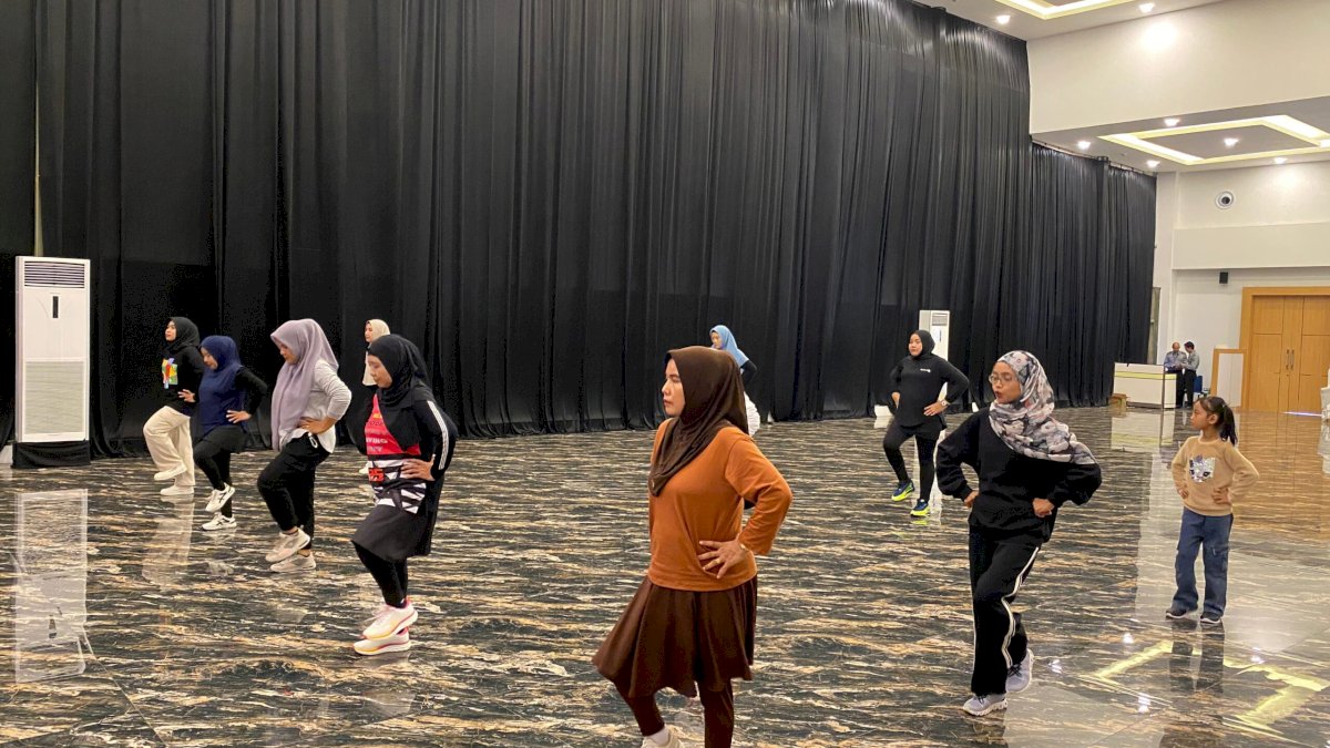 DWP Kemenkum Sulsel Gelar Senam Bersama, Perkuat Kebersamaan dan Gaya Hidup Sehat