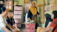 Dulu Jalan Kaki Jemput Laundry, Sekarang Punya Motor dan Karyawan Sendiri! Begini Perjalanan Ibu Rabasia Bersama PNM