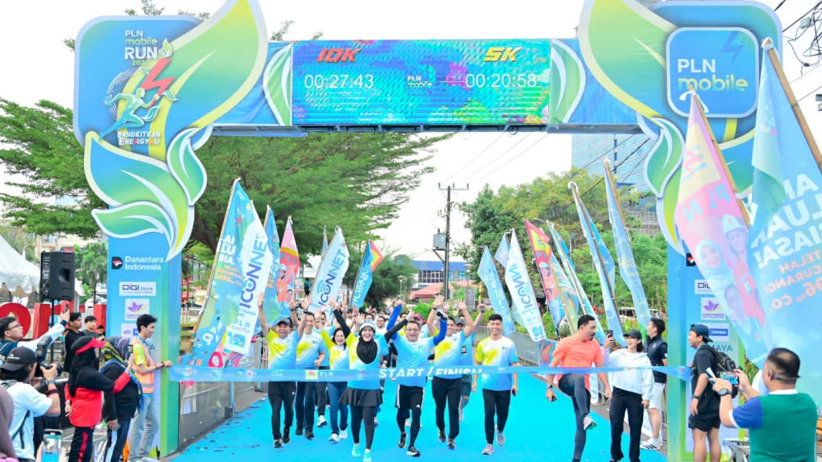 Semarak PLN Mobile Run 2025 Warnai Pagi Makassar, Fatmawati Rusdi Lepas Ribuan Pelari