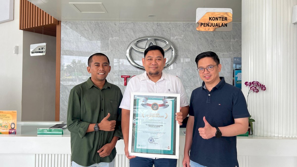Kalla Toyota Alauddin Raih Penghargaan Bengkel Terbaik Tingkat Kota Makassar