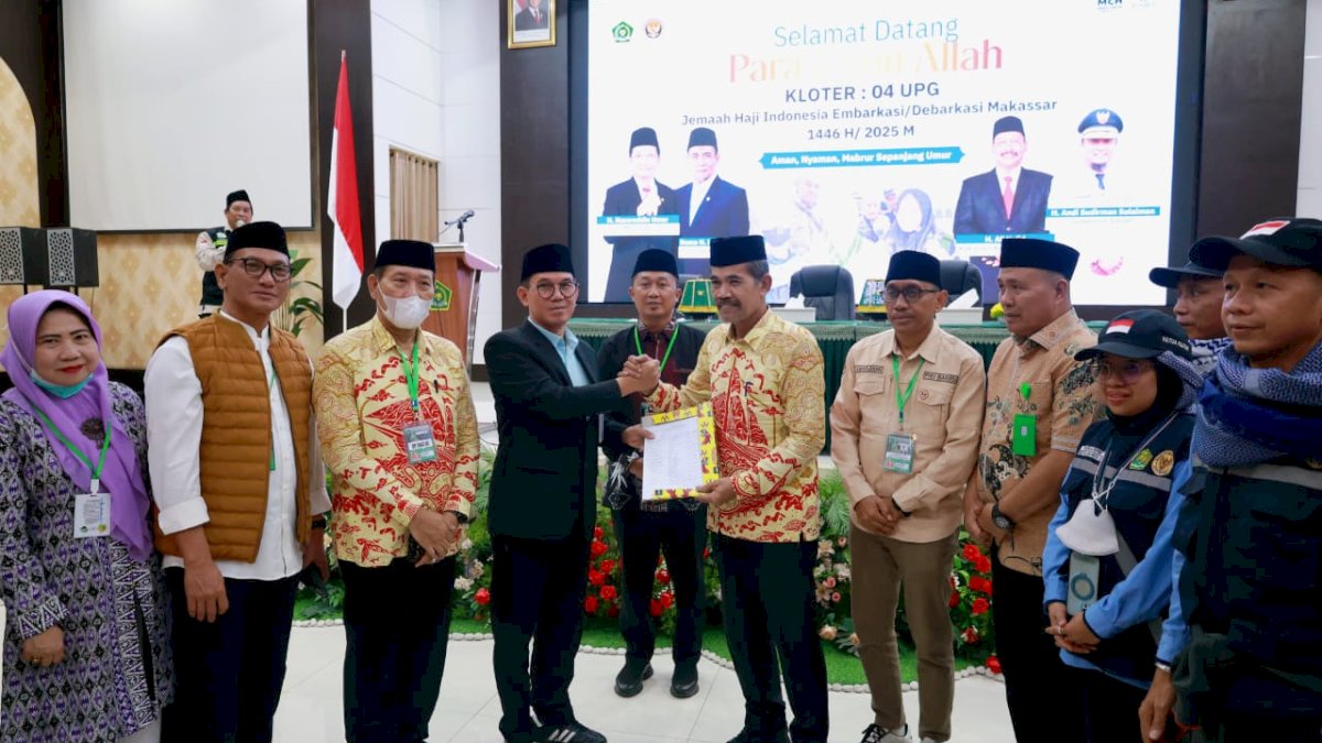 Pj Sekda Barru Sambut Kedatangan Jamaah Haji Asal Barru di Asrama Haji