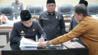Wali Kota Tasming Hamid Teken Persetujuan Bersama Ranperda Pertanggungjawaban Pelaksanaan APBD 2024