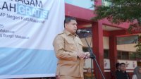 Wali Kota Makassar Bagikan Seragam Gratis, Tegas Larang Jual-Beli di Sekolah