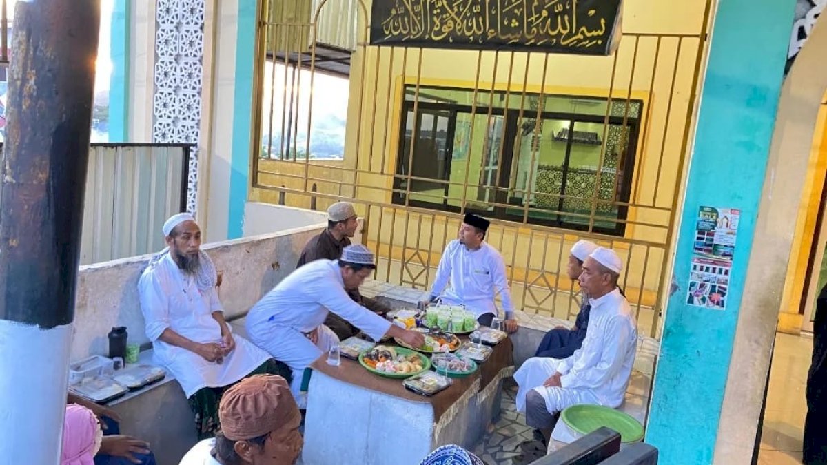 Wali Kota Parepare Tasming Hamid Buka Puasa Bersama Jemaah Masjid Al-Markaz