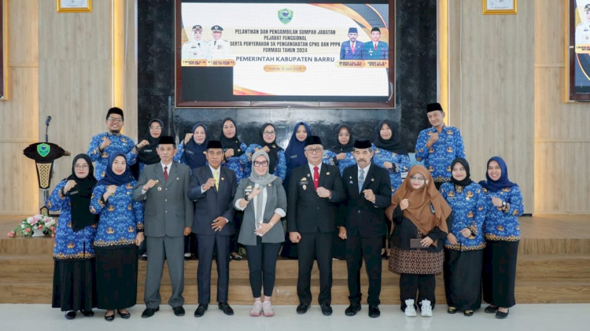 Serah Terima SK, Bupati Barru Atensi CPNS dan PPPK dalam Pelayanan Berbasis Masyarakat