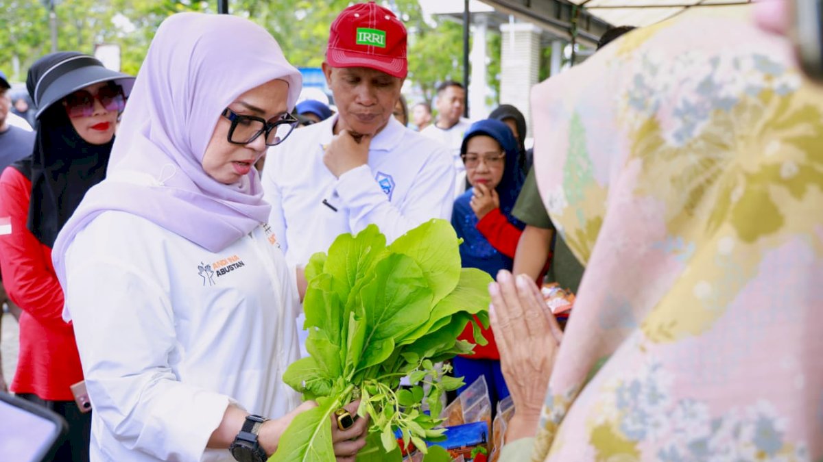 Bupati Barru Pastikan Pemenuhan Pangan Murah Warga Terpenuhi