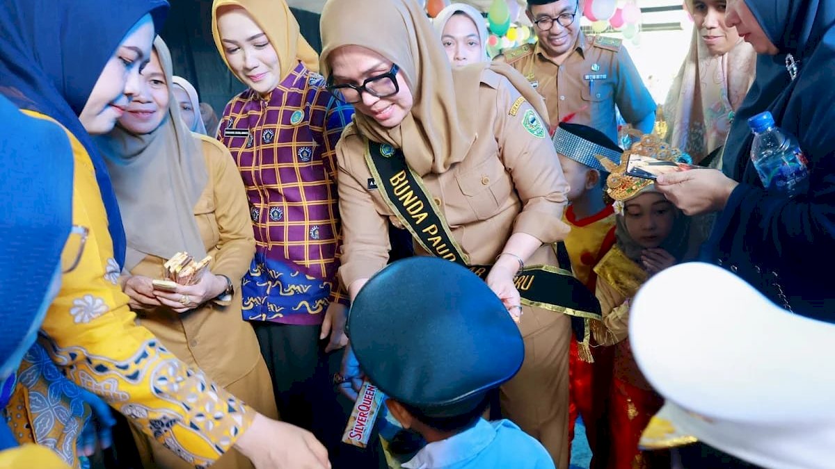 Luluskan Ratusan Siswa, Andi Ina Apresiasi Sistem Pendidikan TK Al Ikhlas Barru