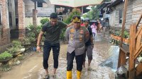 Curah Hujan Tinggi Sebabkan Banjir, Kapolres Imbau Warga Waspada dan Instruksikan Personel Turun Bantu Warga