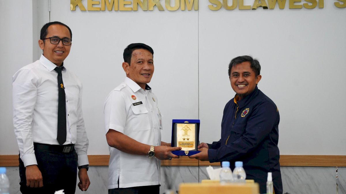 Kanwil Kemenkum Sulsel Kolaborasi Mahasiswa Universitas DIPA Ciptakan Aplikasi Jelajah KI Sulsel