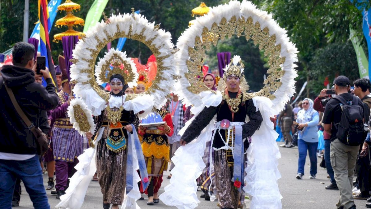 60 Tim Ikut Fashion Culture Carnaval, Tampilkan Busana Beragam Budaya