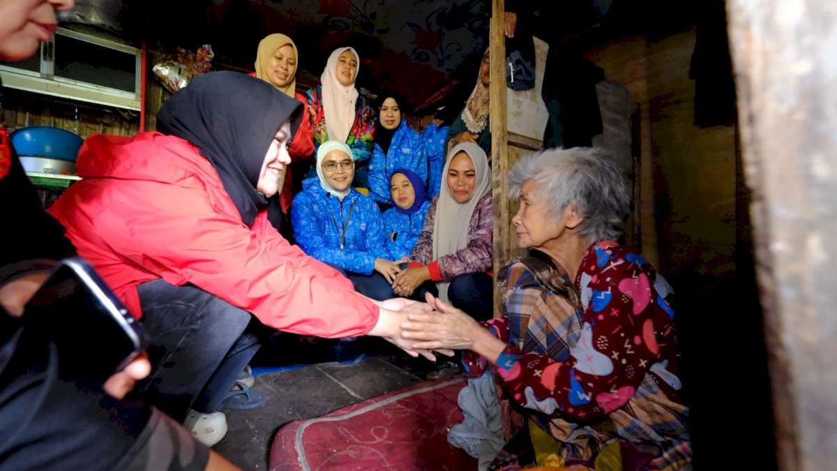 TP PKK Gowa Salurkan Bantuan ke Warga Miskin Ekstrem di Malino
