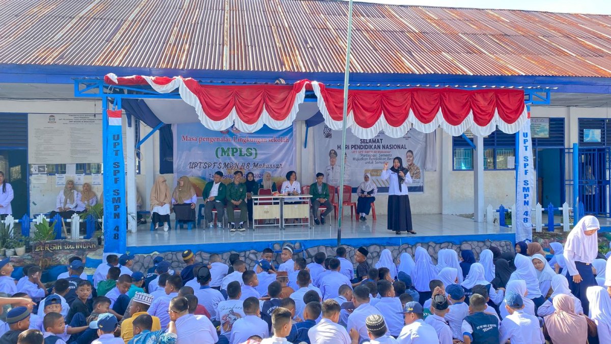 Kanwil Kemenkum Sulsel dan Mahasiswa KKN UMI Edukasi Pelajar Soal Bahaya Kekerasan dan Judi Online