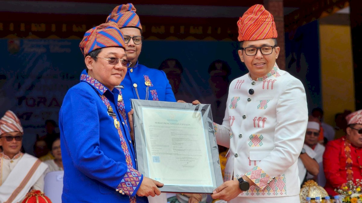 Tedong Bonga Resmi Dicatat sebagai KIK, Kanwil Kemenkum Sulsel Serahkan Pengakuan di Hari Jadi Toraja Utara