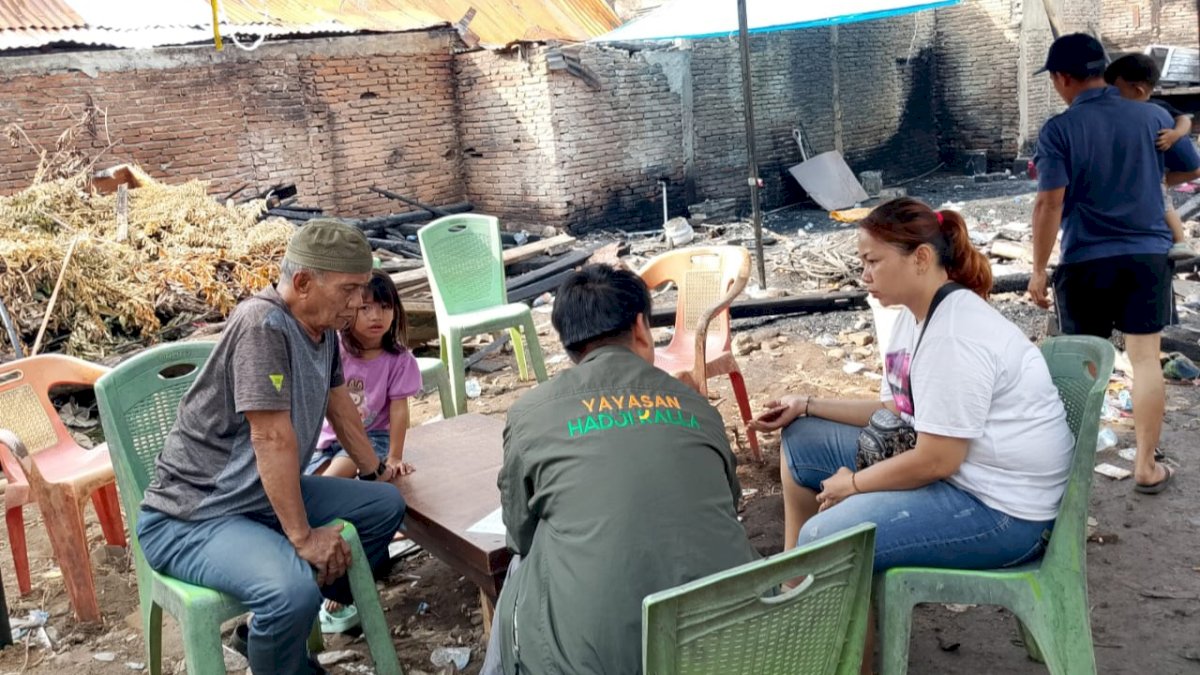 Yayasan Hadji Kalla Pakai Metode Cash Voucher Tingkatkan Daya Pulih Penyintas Bencana Kebakaran