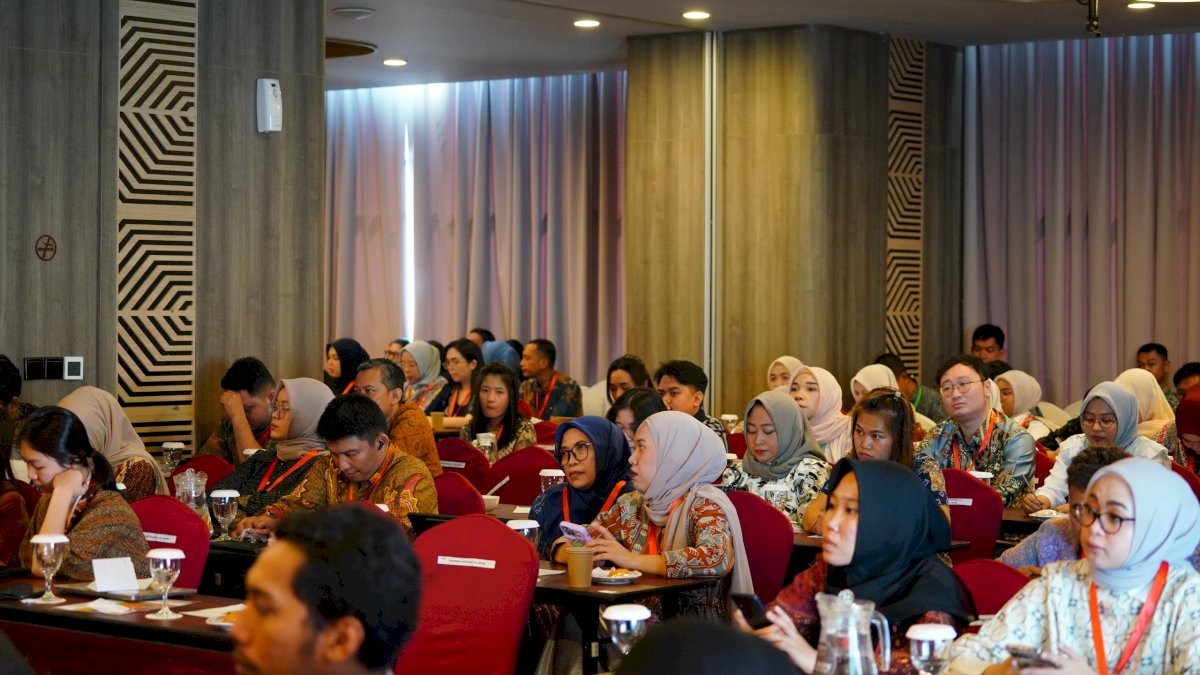 Dihadapan Notaris se-Sulsel, Direktur Badan Usaha Kemenkum RI Jelaskan Regulasi Pemilik Manfaat Korporasi