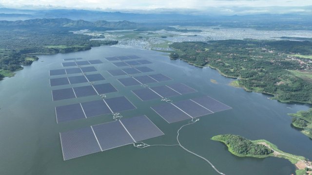 Pembangkit listrik tenaga surya PT PLN. Foto: Istimewa.