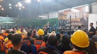 Rayakan HUT Bhayangkara, Anggota Komisi III DPR RI Rudianto Lallo Berbagi 1.079 Paket Sembako Untuk Penyapu Jalan