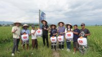 Dukung Sektor Pertanian, Asmo Sulsel Bersama AHM Salurkan Alat Sprayer untuk Kelompok Tani di Bantimurung