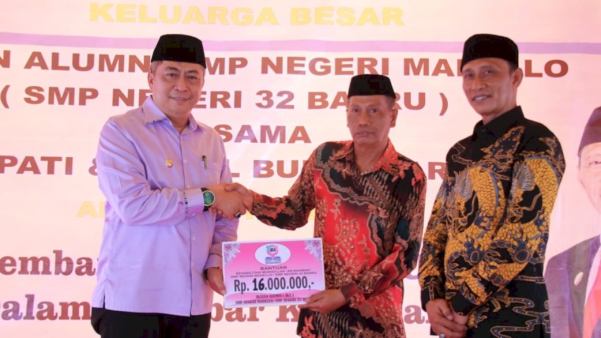 Abustan A Bintang Dorong Keterlibatan Alumni SMP Negeri 32 Barru Majukan Dunia Pendidikan