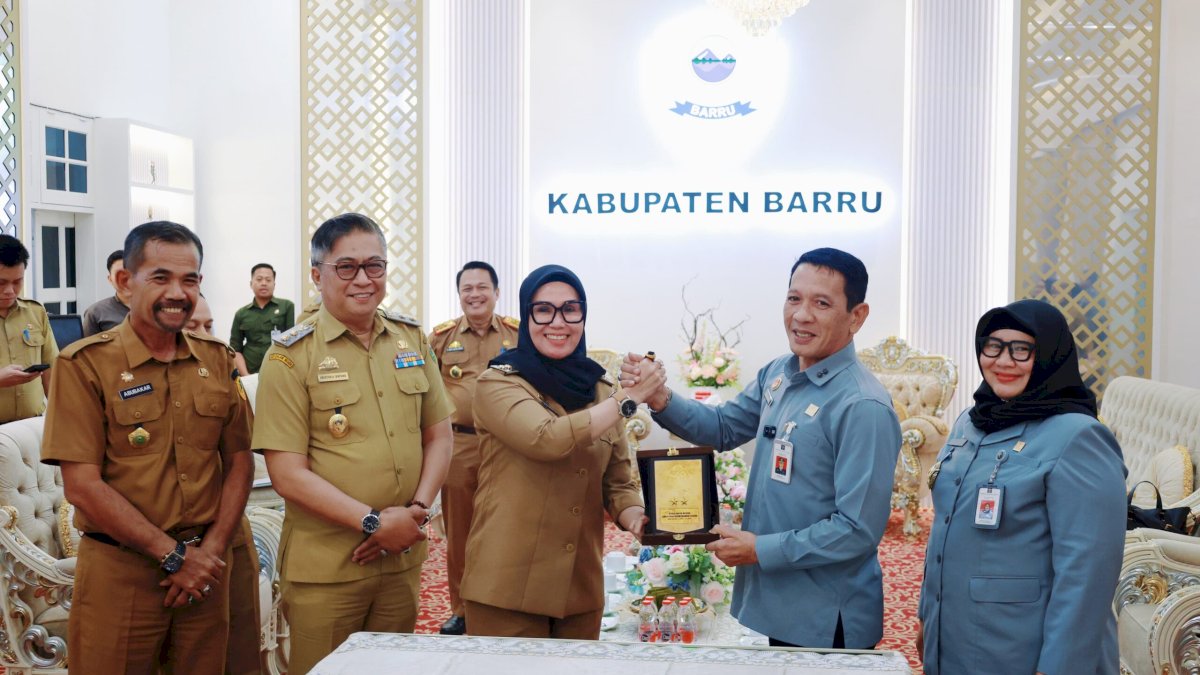 Pemkab Barru Teken MoU Kuatkan Layahan Hukum dan Pembentukan Produk Hukum Daerah