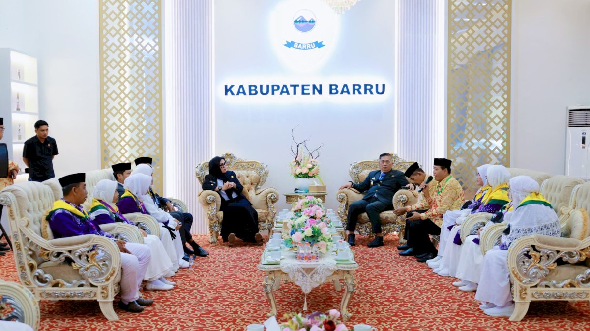 Sebanyak 176 Calon Jamaah Haji Resmi di Lepas Bupati Barru