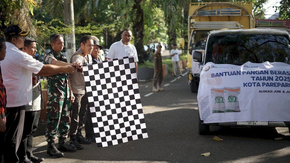 Wali Kota Parepare Tasming Hamid Lepas Bantuan Pangan Beras, 7.137 Warga Penerima Manfaat Periode Juni-Juli