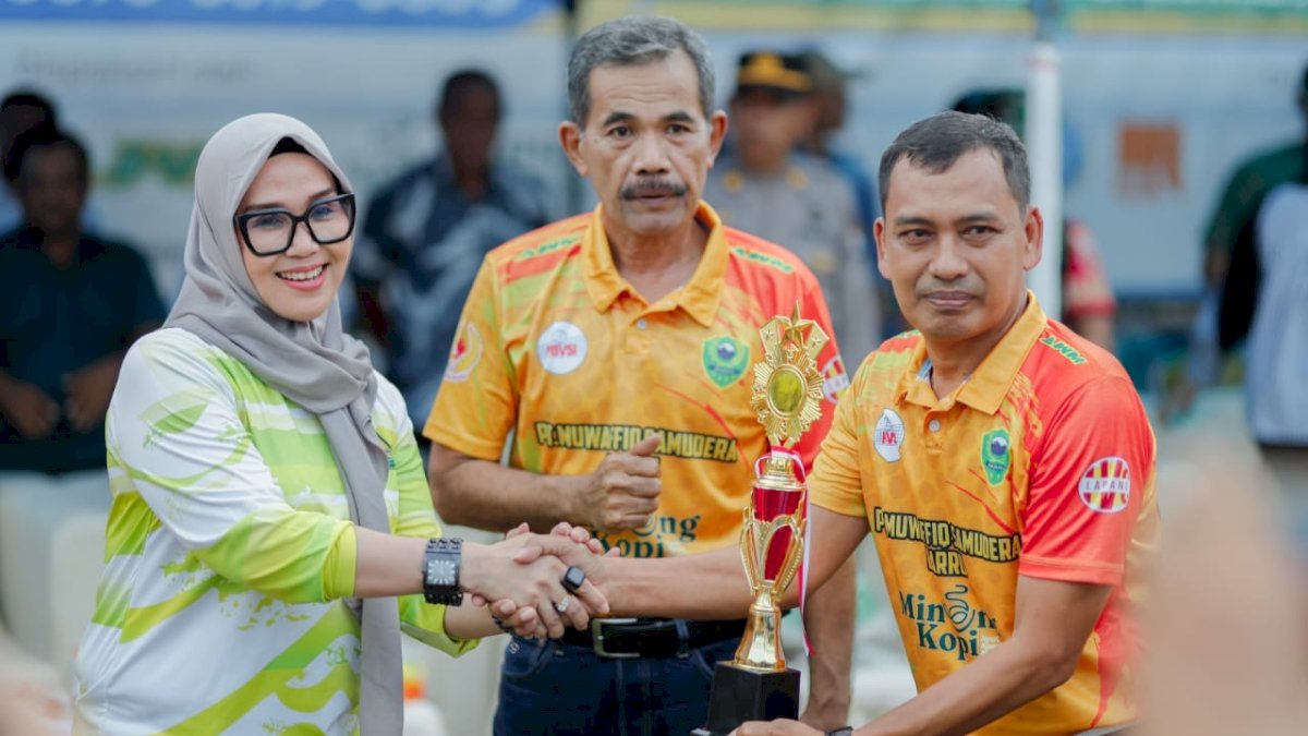 Bupati Andi Ini Buka Turnamen Bola Voli Cup II