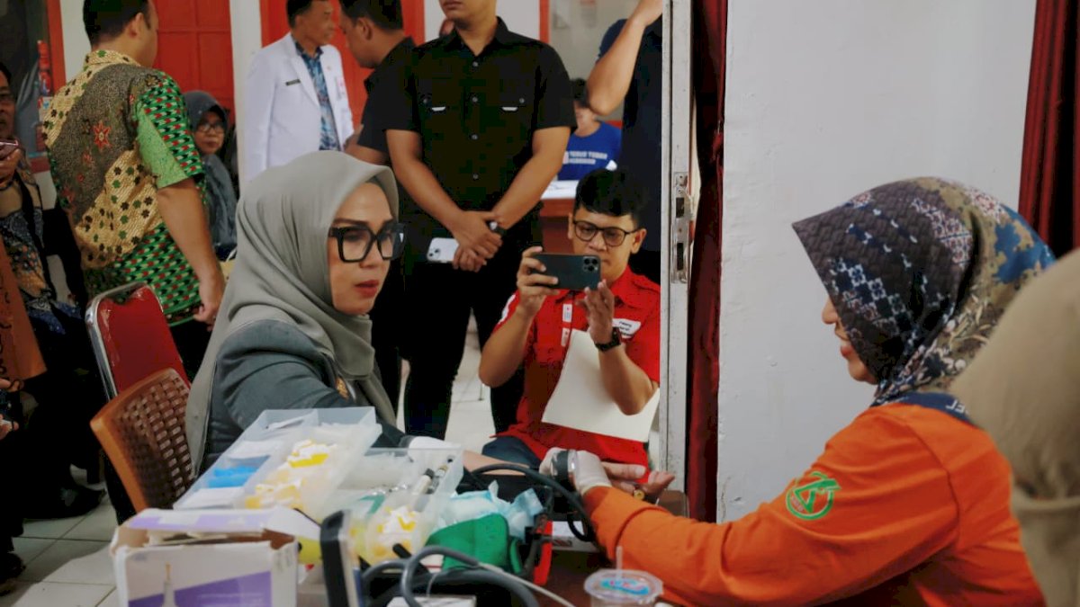 Bupati Barru Turut Andi Ina Semarakkan Hari Donor Darah Sedunia