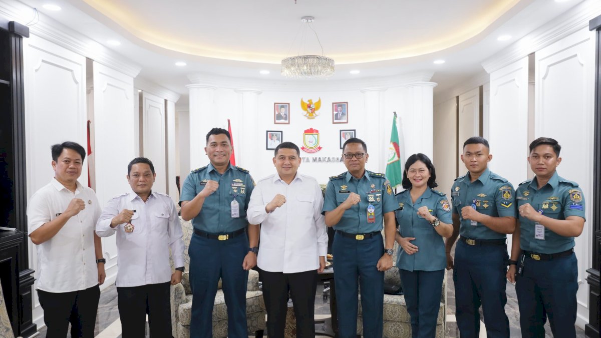 TNI AL – Pemkot Makassar Kolaborasi Pemeriksaan Gigi Gratis Bagi Warga
