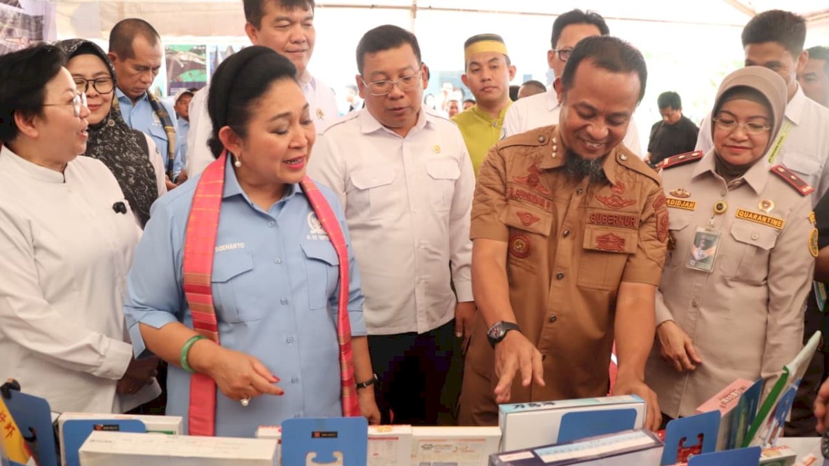 Kepala Badan Karantina Indonesia Dampingi Komisi IV DPR RI Tinjau Mutu Hasil Perikanan dan Stok Pangan di Makassar