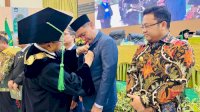 Wakil Bupati Takalar Terima Penghargaan Alumni Berprestasi dari UMI Makassar