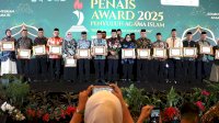 Tasming Hamid Terima Penghargaan Bergengsi PENAIS Award 2025 dari Kemenag RI