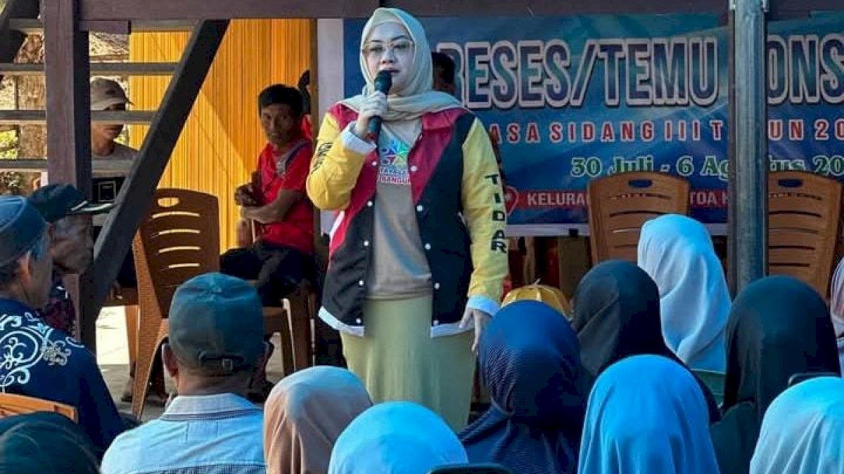 Bangun Inspirasi Anak Muda, Vonny Ameliani Tampil dengan Jaket Tidar dan Kaos Yayasan Naranu