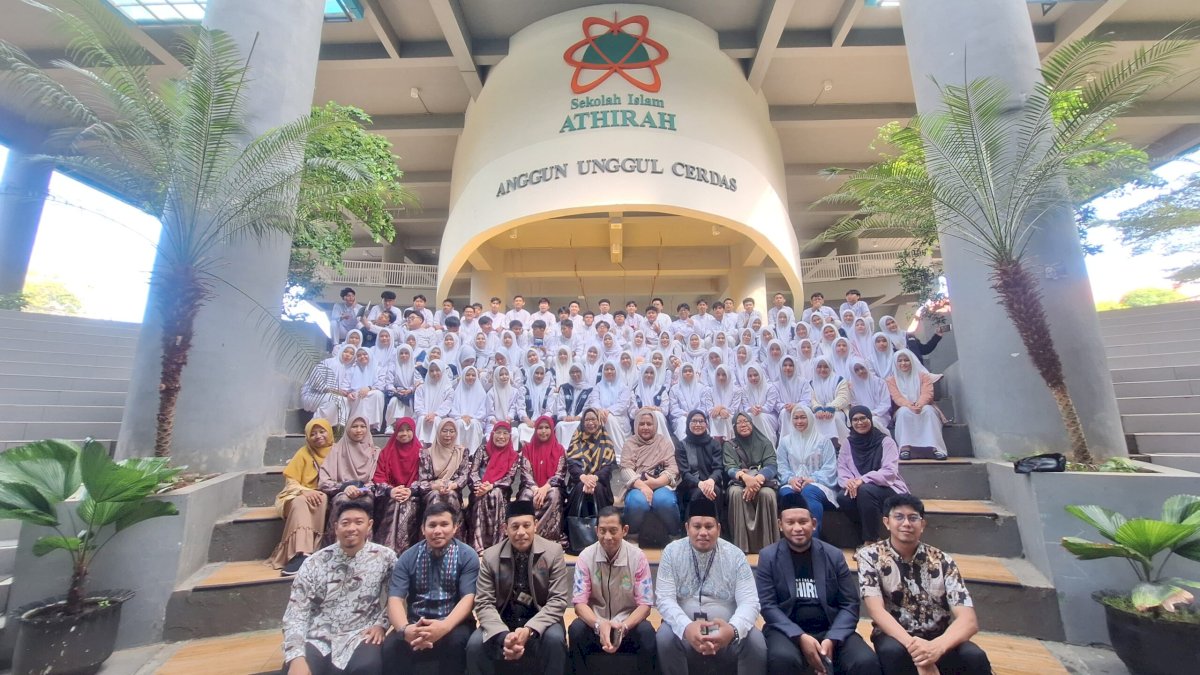 123 Peserta Didik SMA Islam Athirah 1 Makassar Jelajahi Makna Al-Qur’an di Padang Lampe
