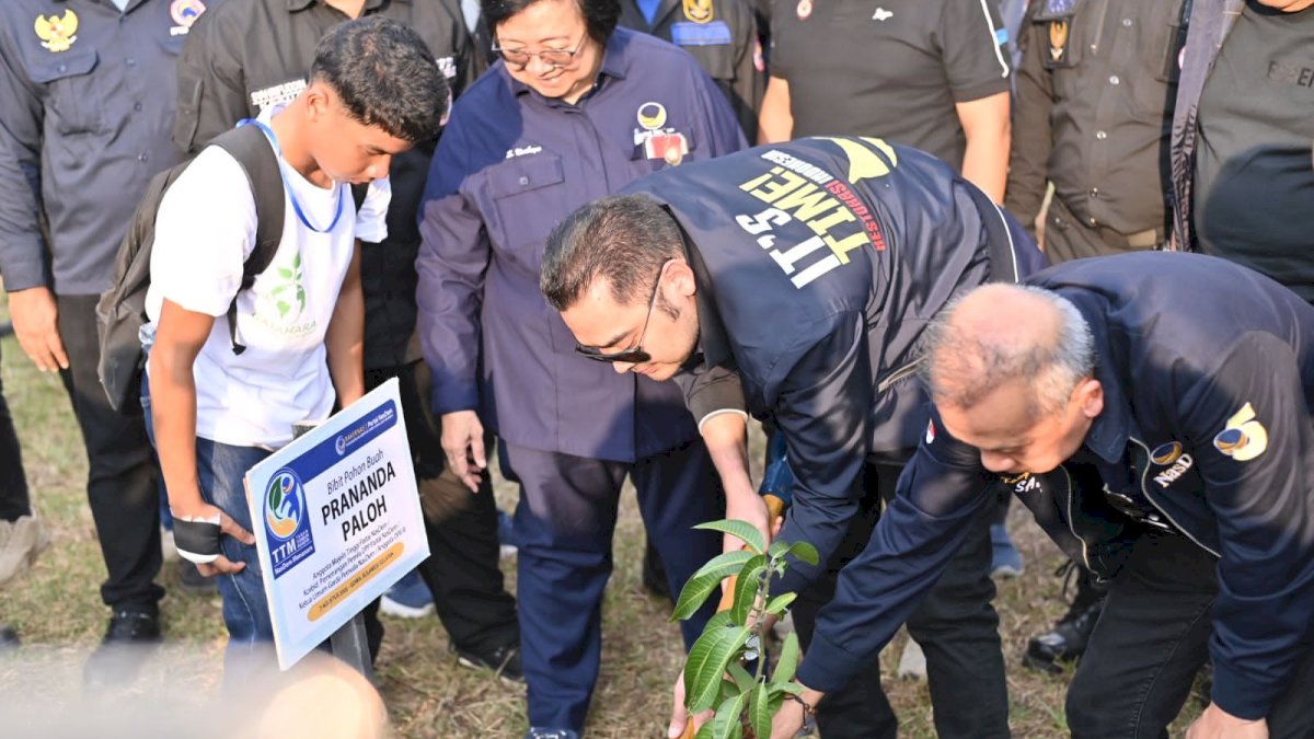 Prananda Surya Paloh Pimpin Aksi “NasDem Menanam” di Gowa